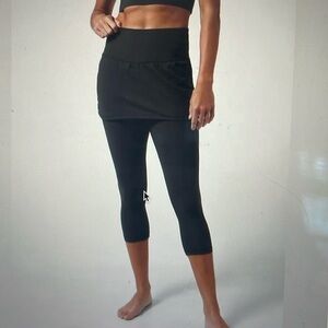 Athleta  Elation 2 and 1 7/8 tights small